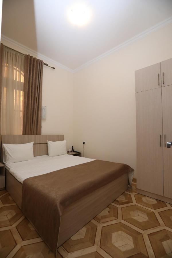 Alba Hotel 耶烈万 外观 照片