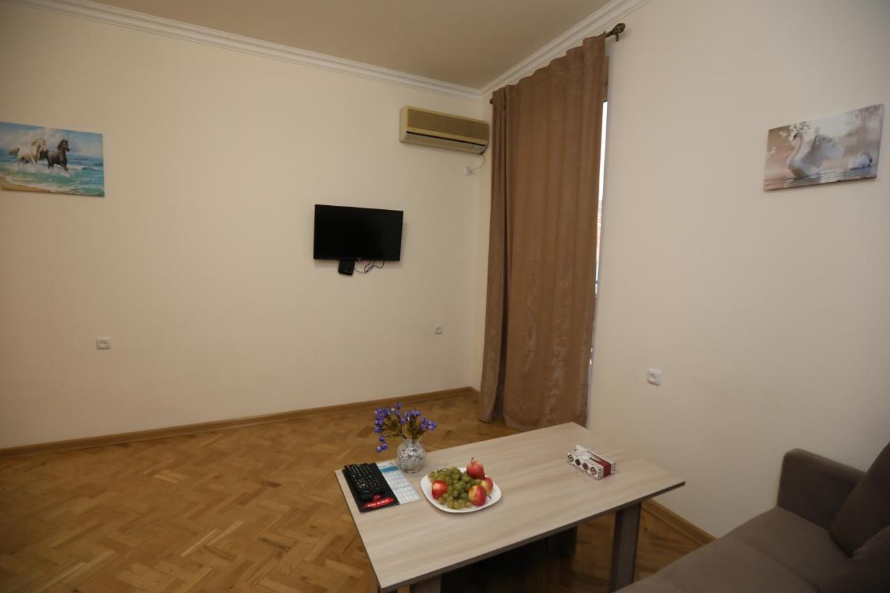 Alba Hotel 耶烈万 外观 照片