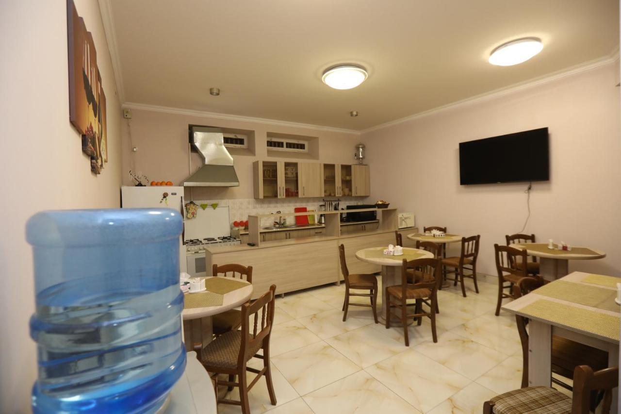 Alba Hotel 耶烈万 外观 照片